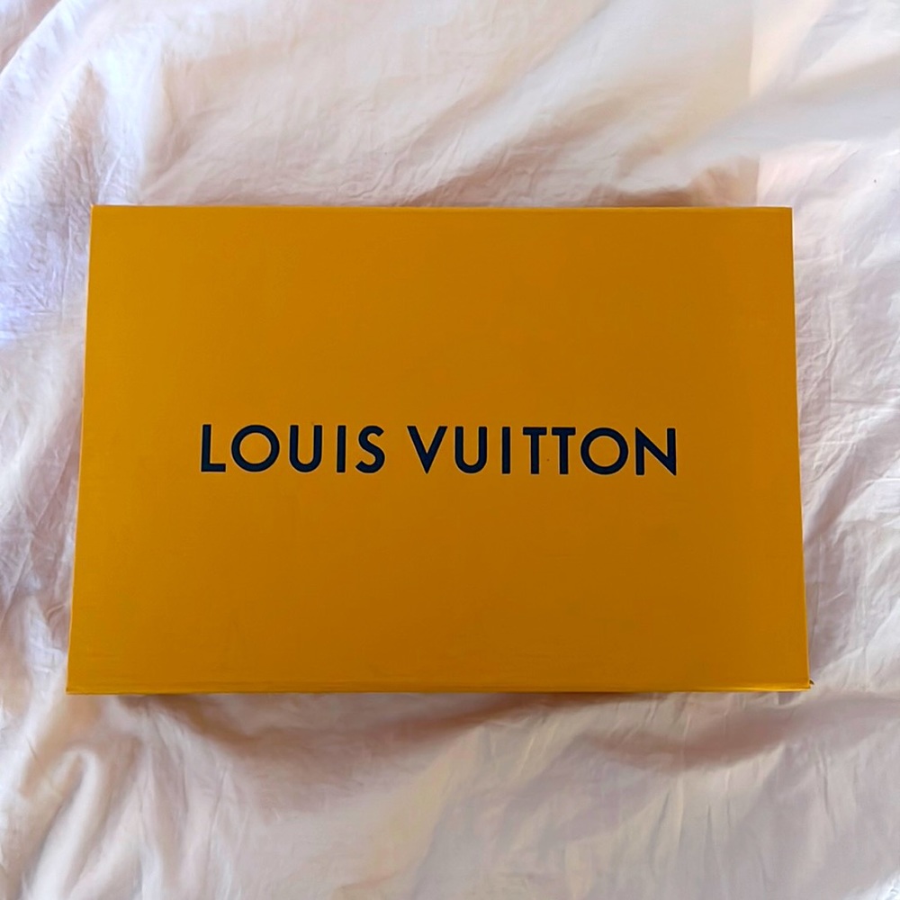 Louis Vuitton Box (Belt)
